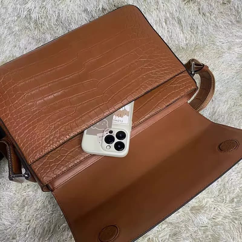Quiet alligator pattern genuine leather crossbody bag custom private, detail picture