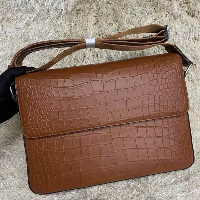 Quiet alligator pattern genuine leather crossbody bag custom private, detail picture